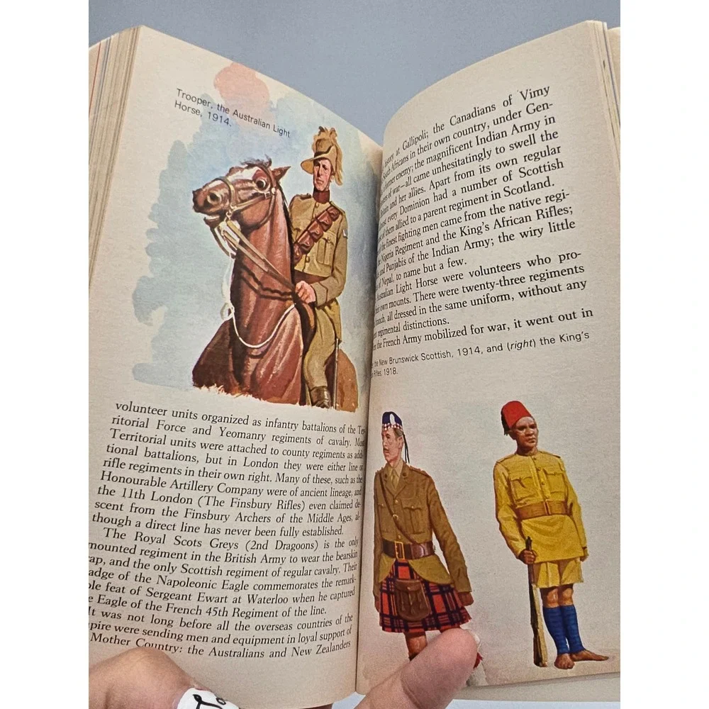 Bantam Military Uniforms 1686-1918 Book OS Multi Good‎ Rene North Vintage 1971
